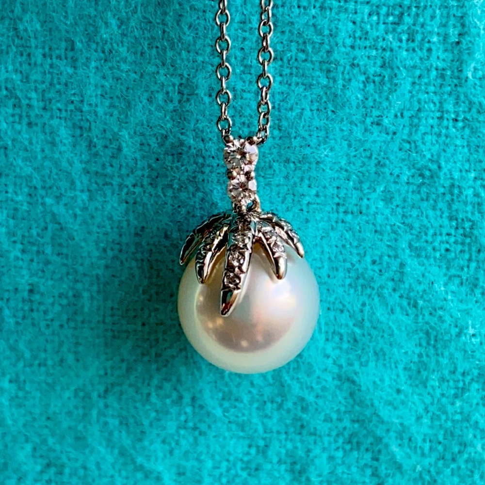 Tiffany & Co “Fireworks” 10mm South Sea Pearl Drop
